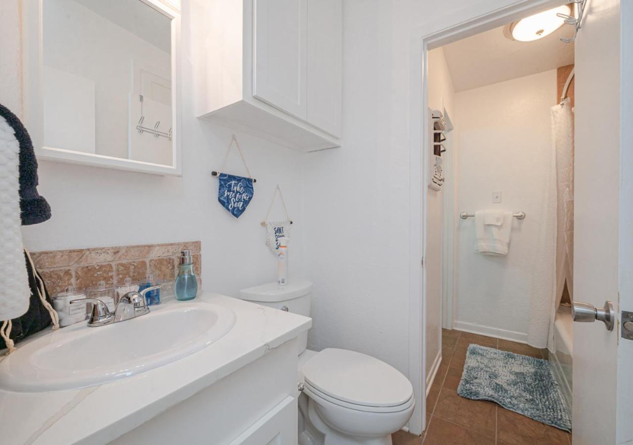 Вілла Knot Bay Haven, Dog Friendly, Hot Tub, Fenced Yard, Patio And Grill, 3 Br Рокпорт Екстер'єр фото