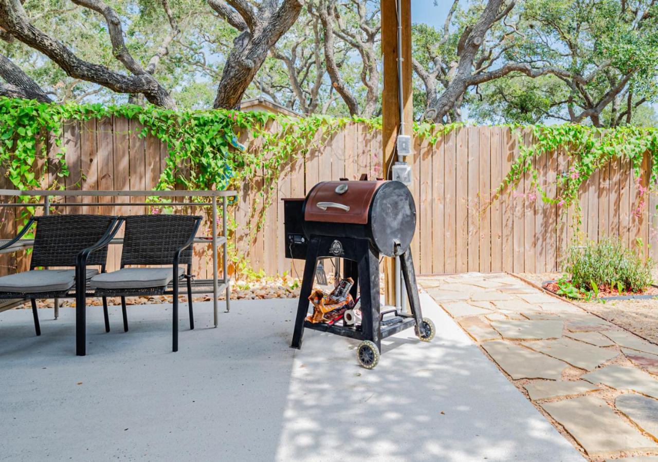 Вілла Knot Bay Haven, Dog Friendly, Hot Tub, Fenced Yard, Patio And Grill, 3 Br Рокпорт Екстер'єр фото